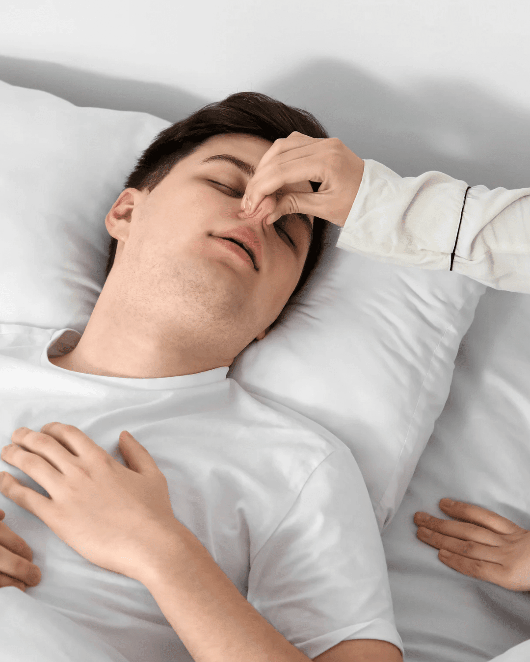 Snurken op je rug: waarom het erger wordt en wat je kunt doen